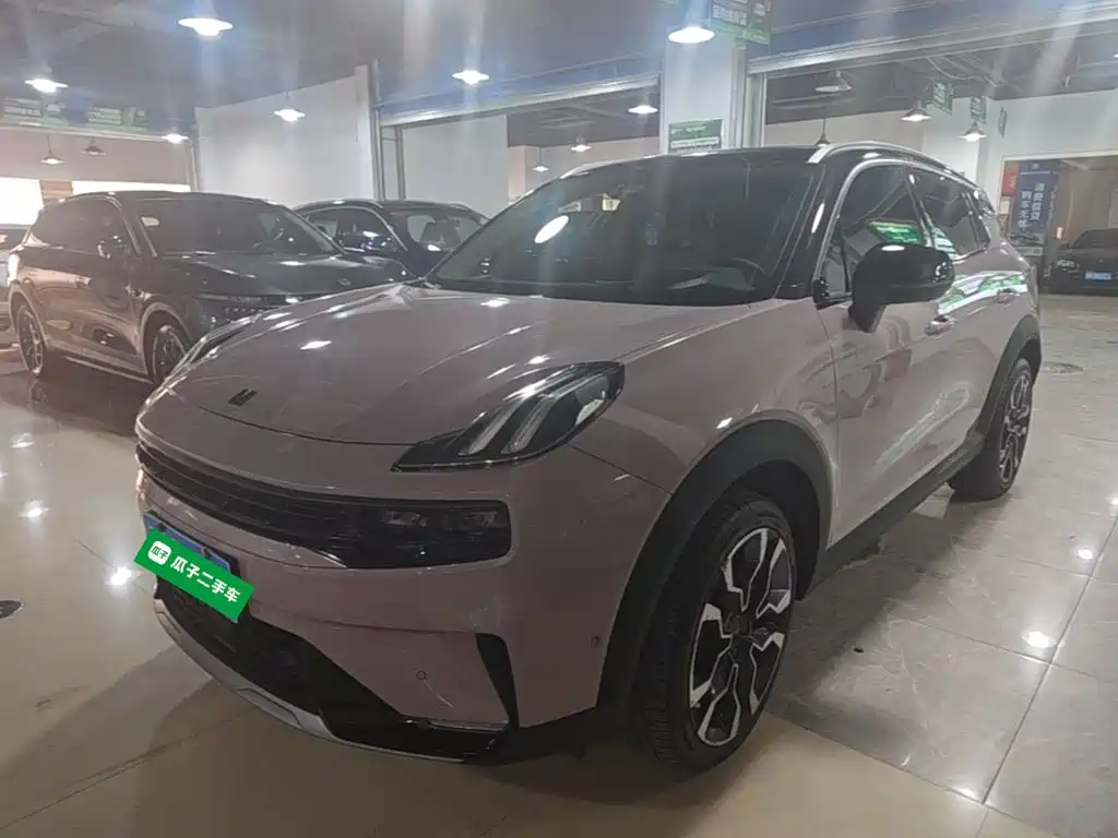 Lynk & Co 06