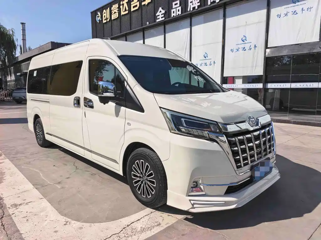 Toyota Hiace — миниатюра 3