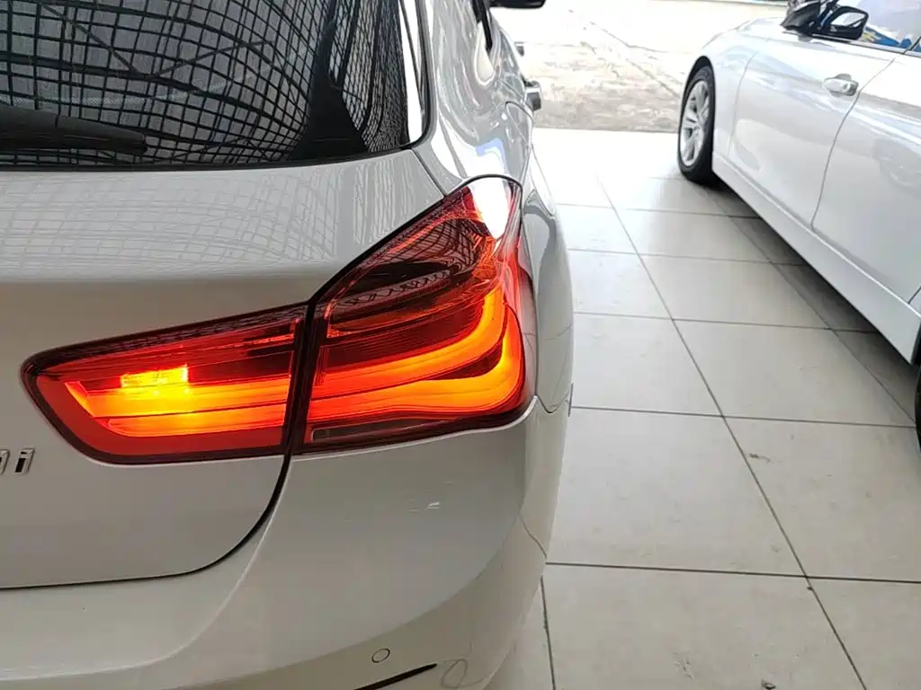 BMW 1 Series (Import) — миниатюра 8