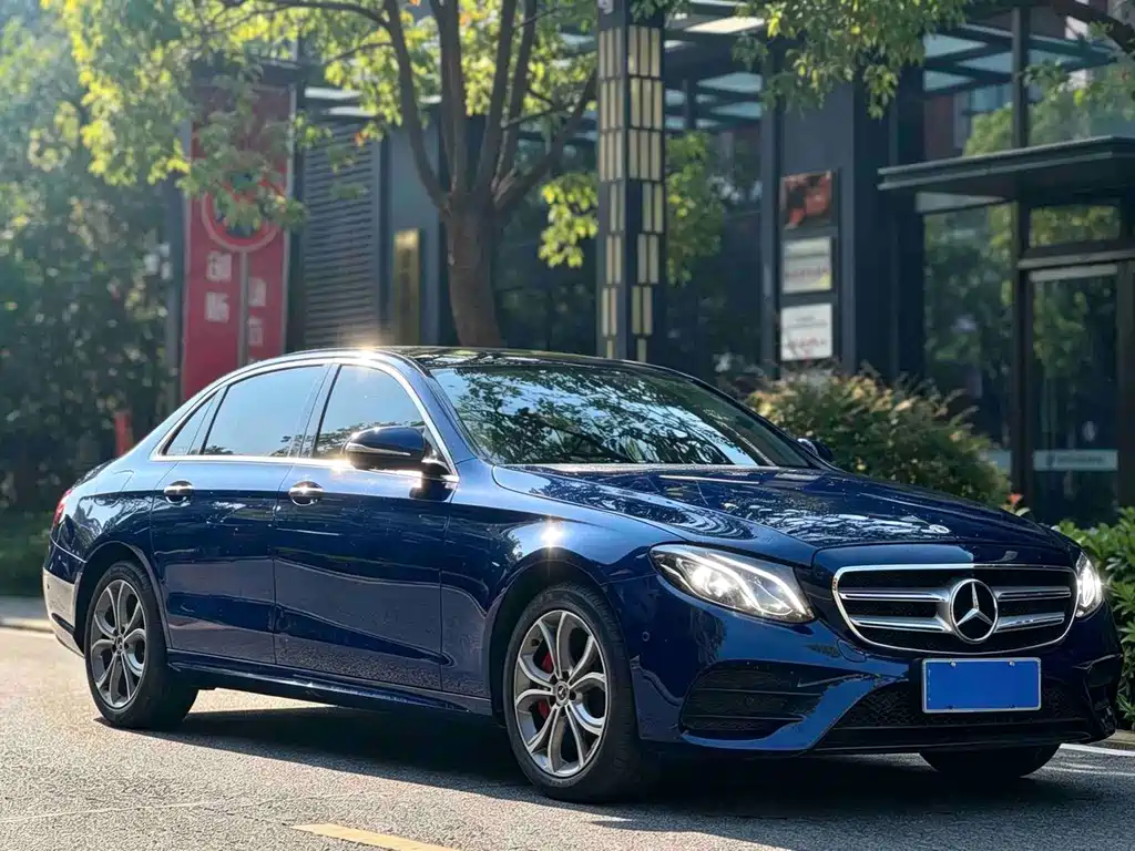 Mercedes-Benz E-Class — миниатюра 3