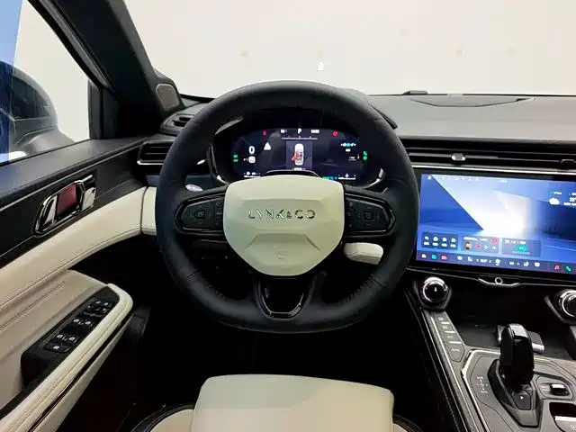 Lynk & Co 01 — миниатюра 12