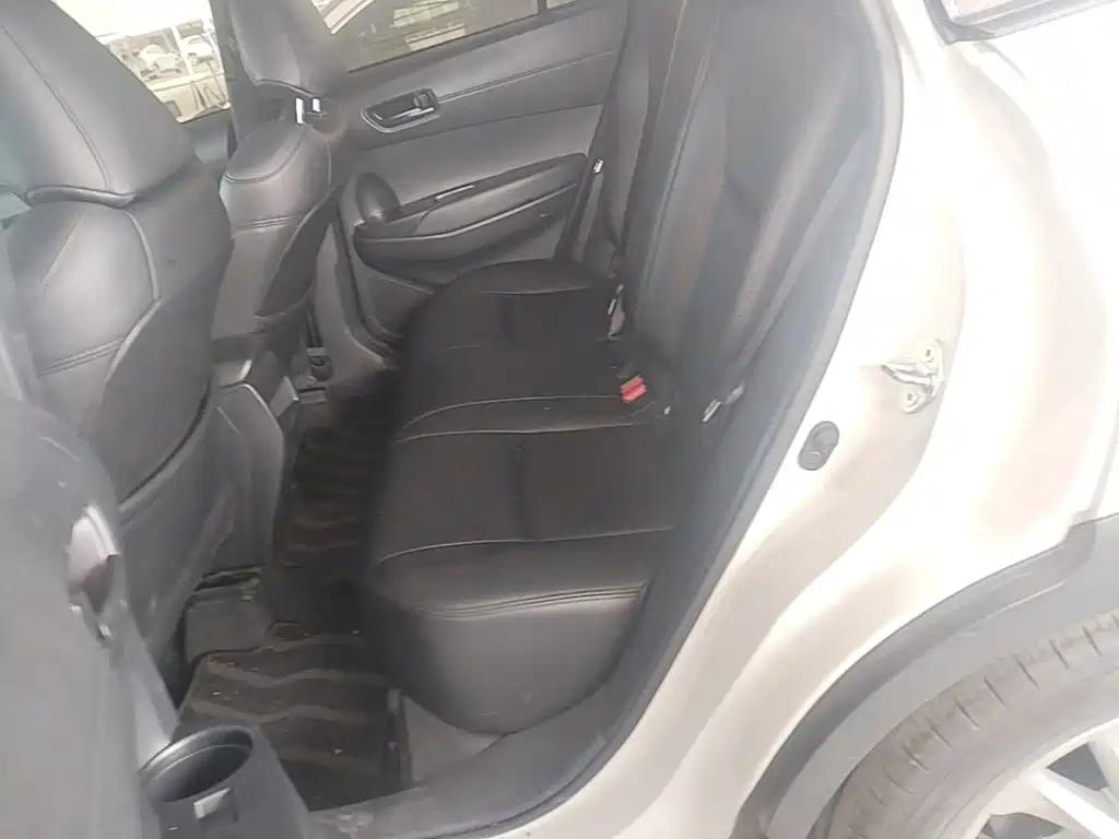 Toyota Corolla Cross — миниатюра 17