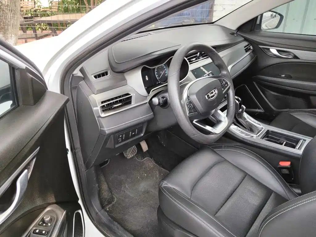 Geely Emgrand — миниатюра 12