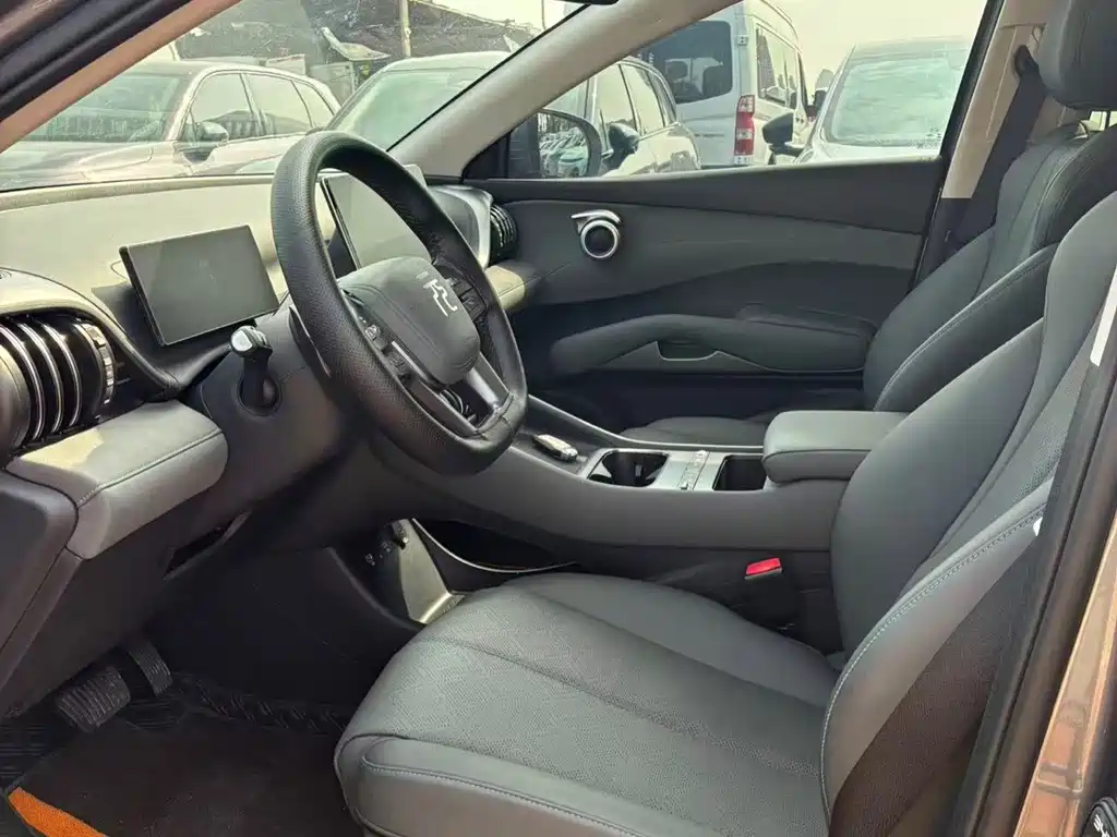 BYD Yuan Plus — миниатюра 4