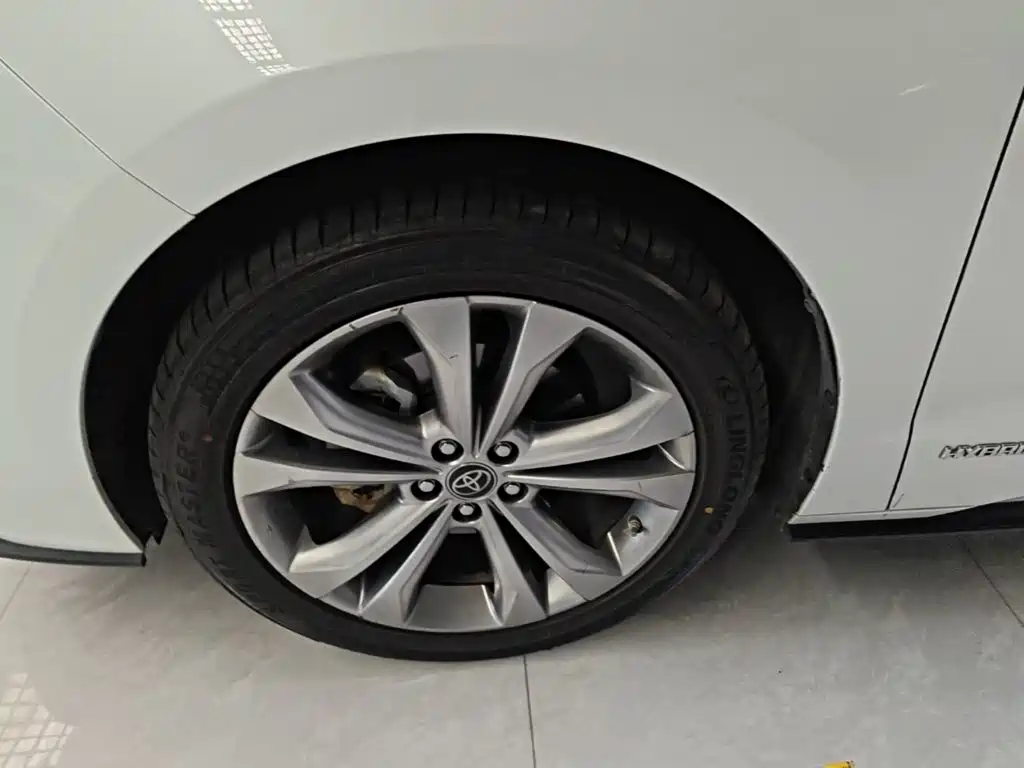 Toyota Sienna — миниатюра 23