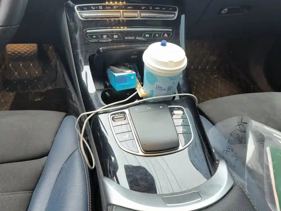 Mercedes-Benz EQC — миниатюра 16