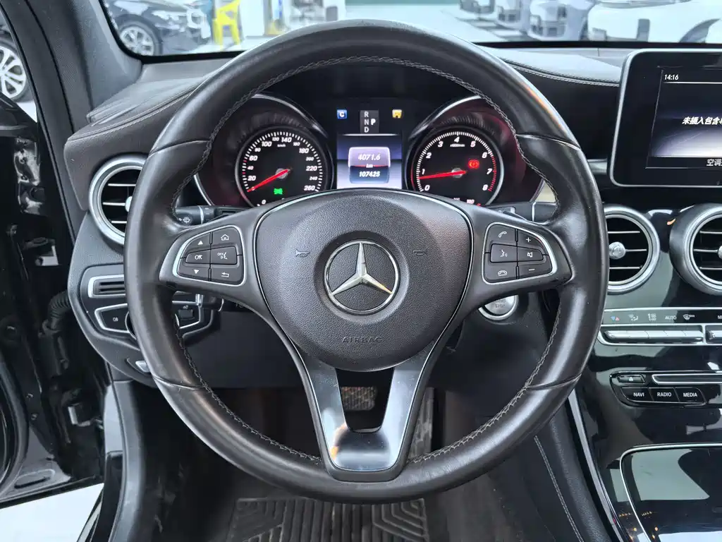 Mercedes-Benz GLC — миниатюра 8