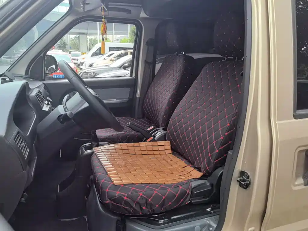 Wuling Rongguang — миниатюра 15