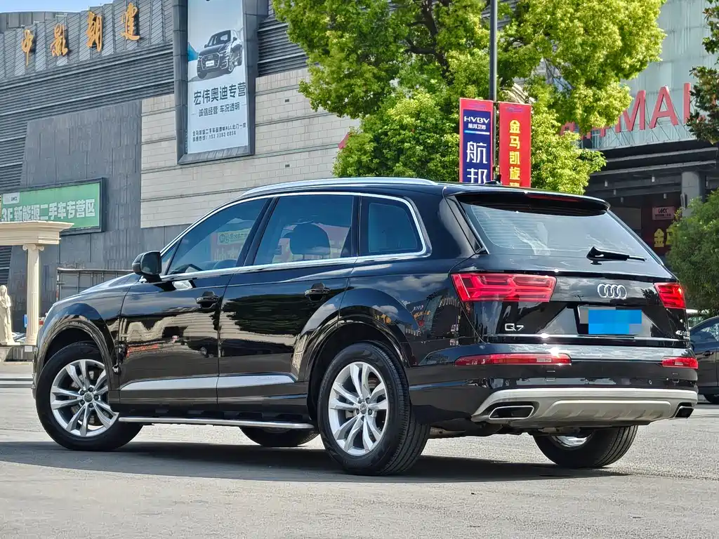 Audi Q7 — миниатюра 13