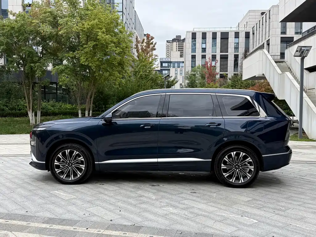 Wuling Xingguang L — миниатюра 3