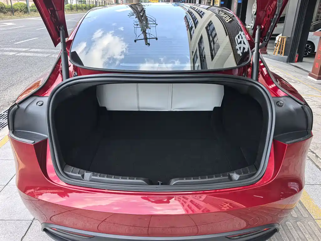 Tesla Model 3 2023 — фото 13