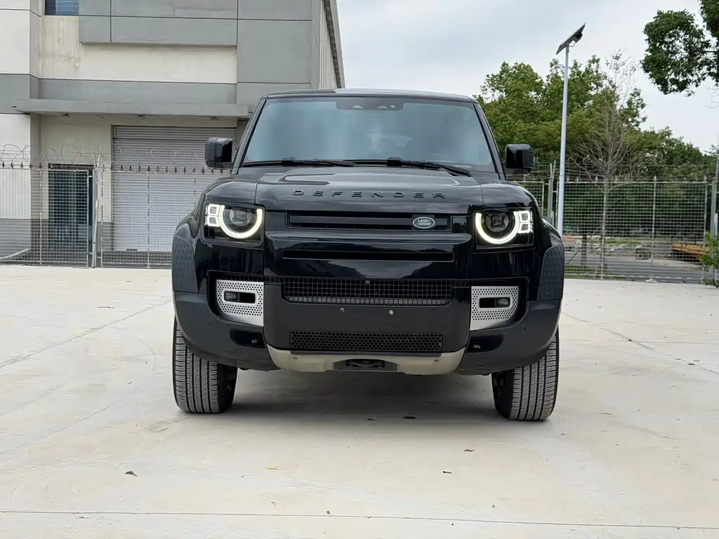 Land Rover Defender — миниатюра 2
