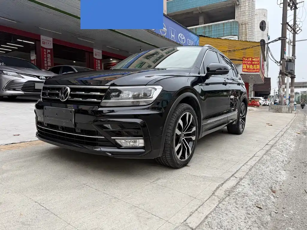 VOLKSWAGEN TIGUAN L
