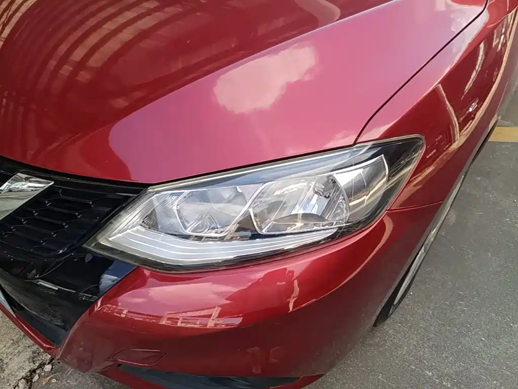 Nissan Tiida — миниатюра 24