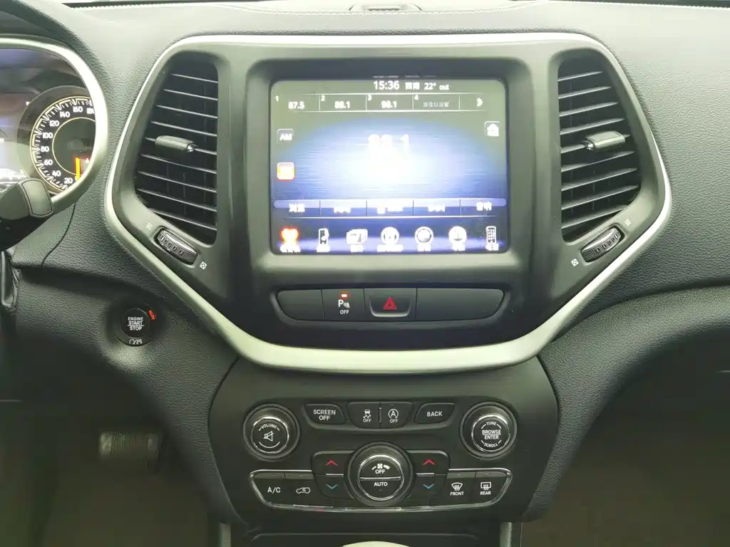 Jeep Cherokee — миниатюра 12