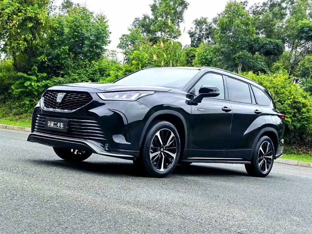 Toyota Crown Kluger 2024