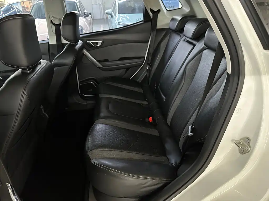 BAIC EX3 — миниатюра 13