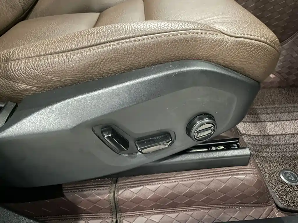 Volvo XC90 — миниатюра 23