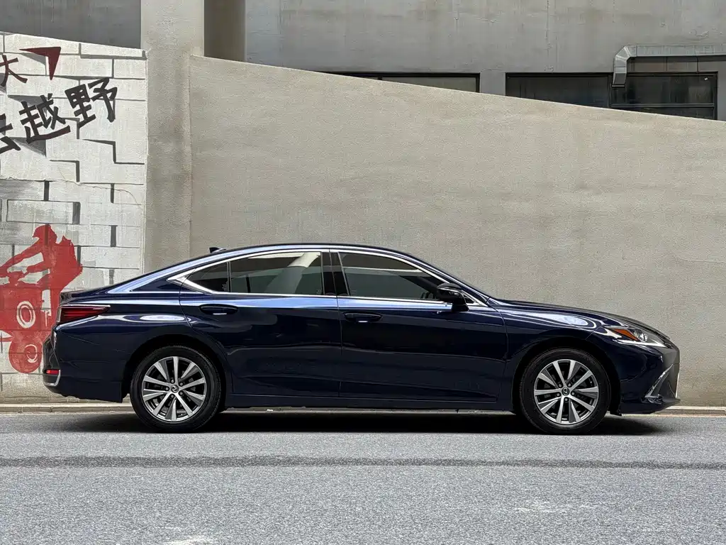 Lexus ES — миниатюра 3