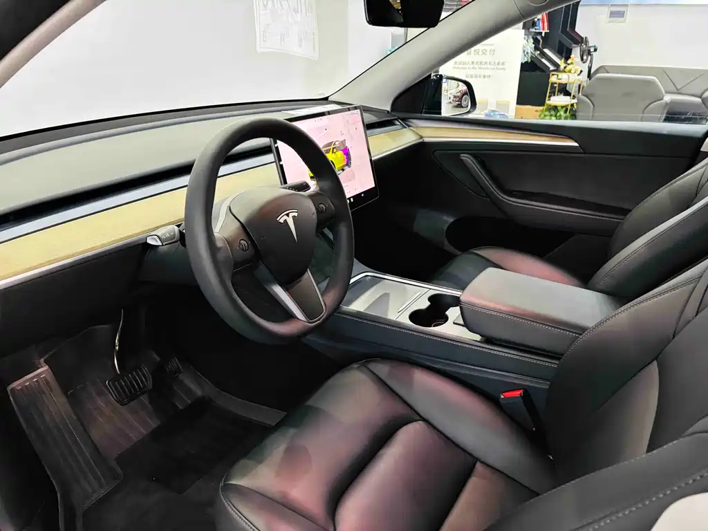Tesla Model Y 2022 — фото 15