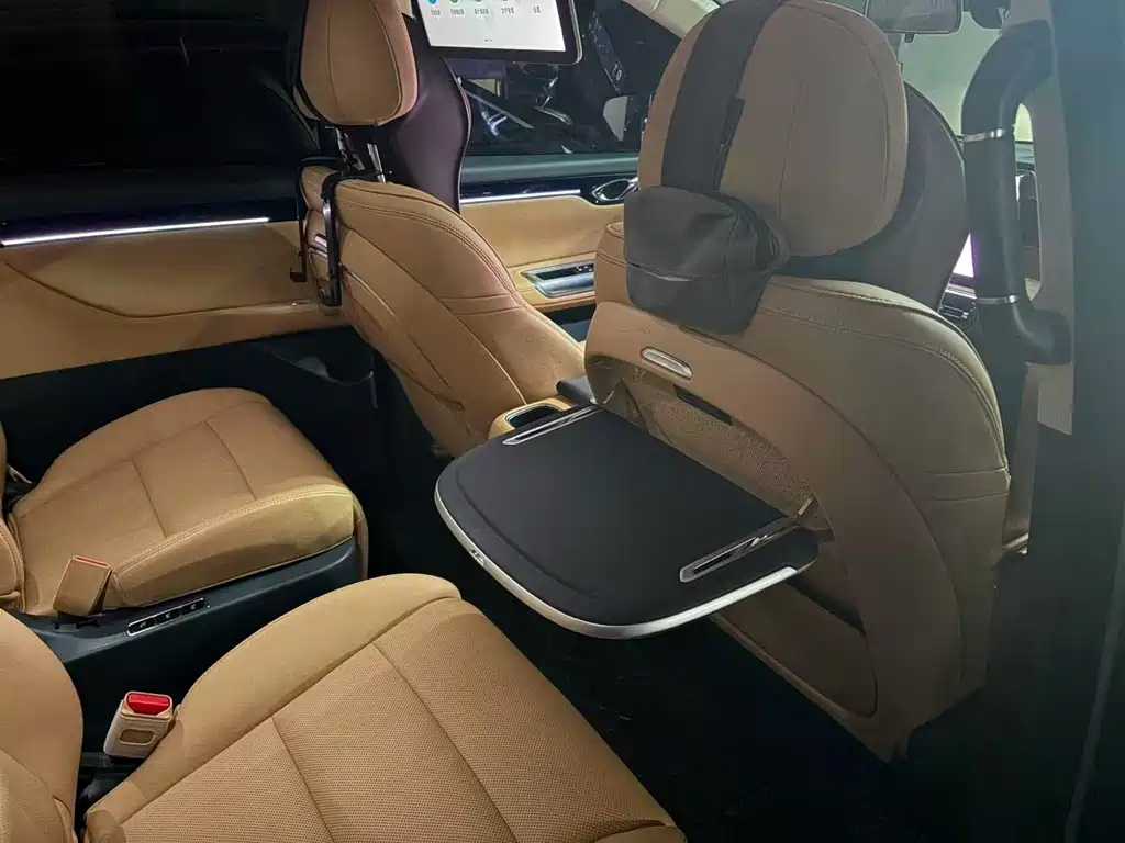 GAC Motor Trumpchi E8 PHEV — миниатюра 5