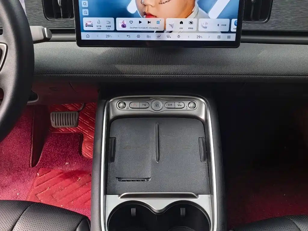 BYD Sealion 05 EV — миниатюра 8