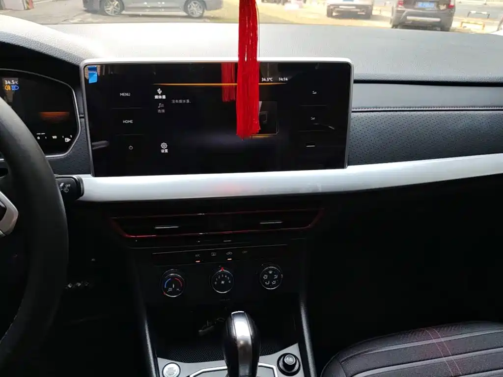 Volkswagen Lavida — миниатюра 13