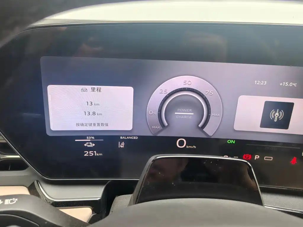 Audi Q6L e-tron — миниатюра 6