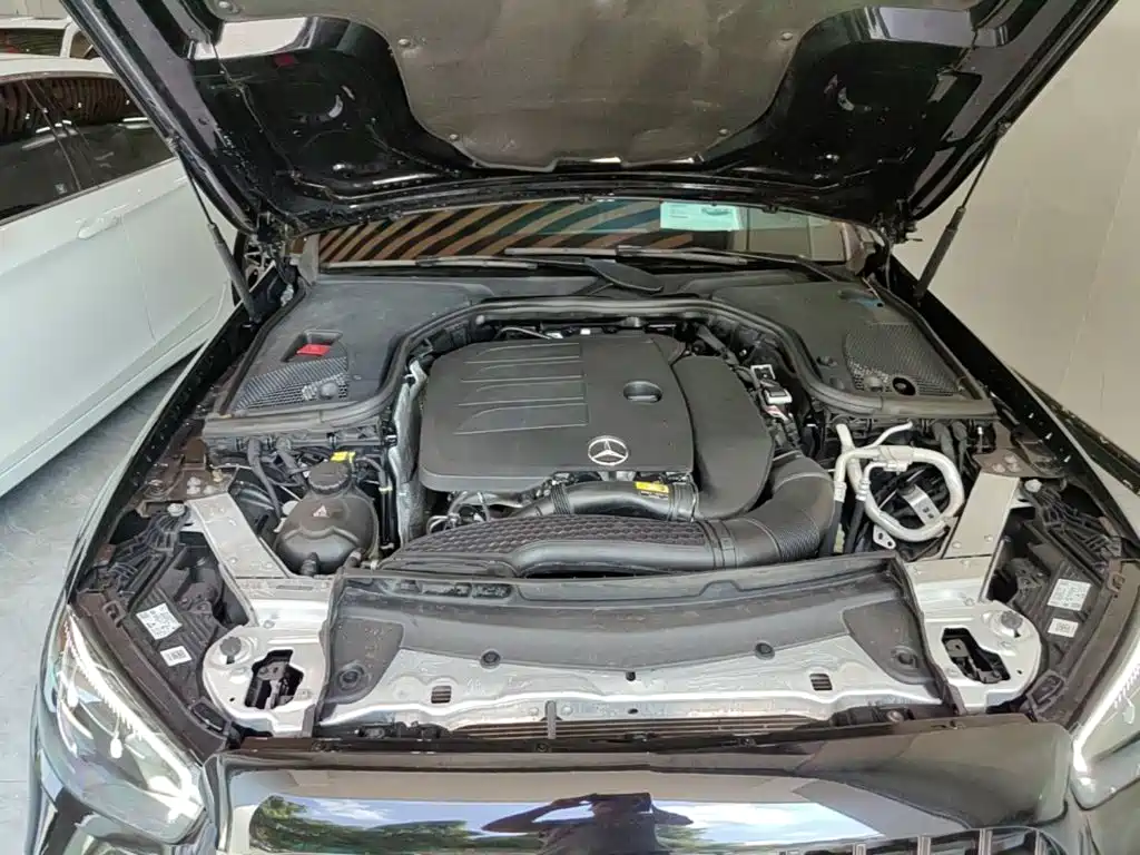 Mercedes-Benz E-Class — миниатюра 20