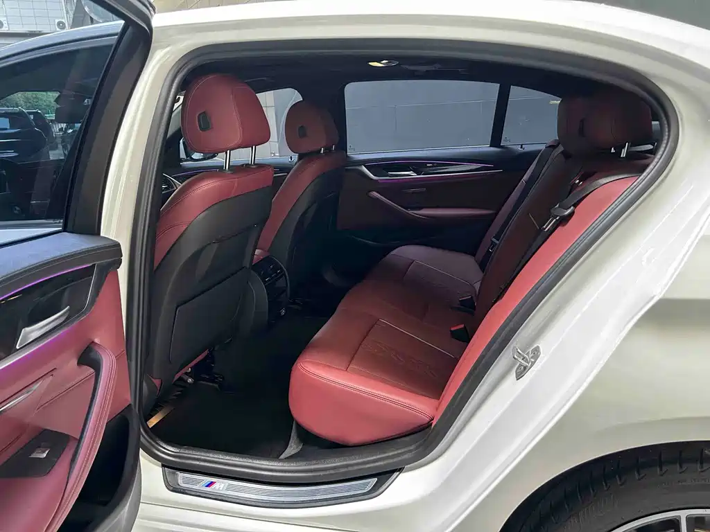 BMW 5 Series — миниатюра 5