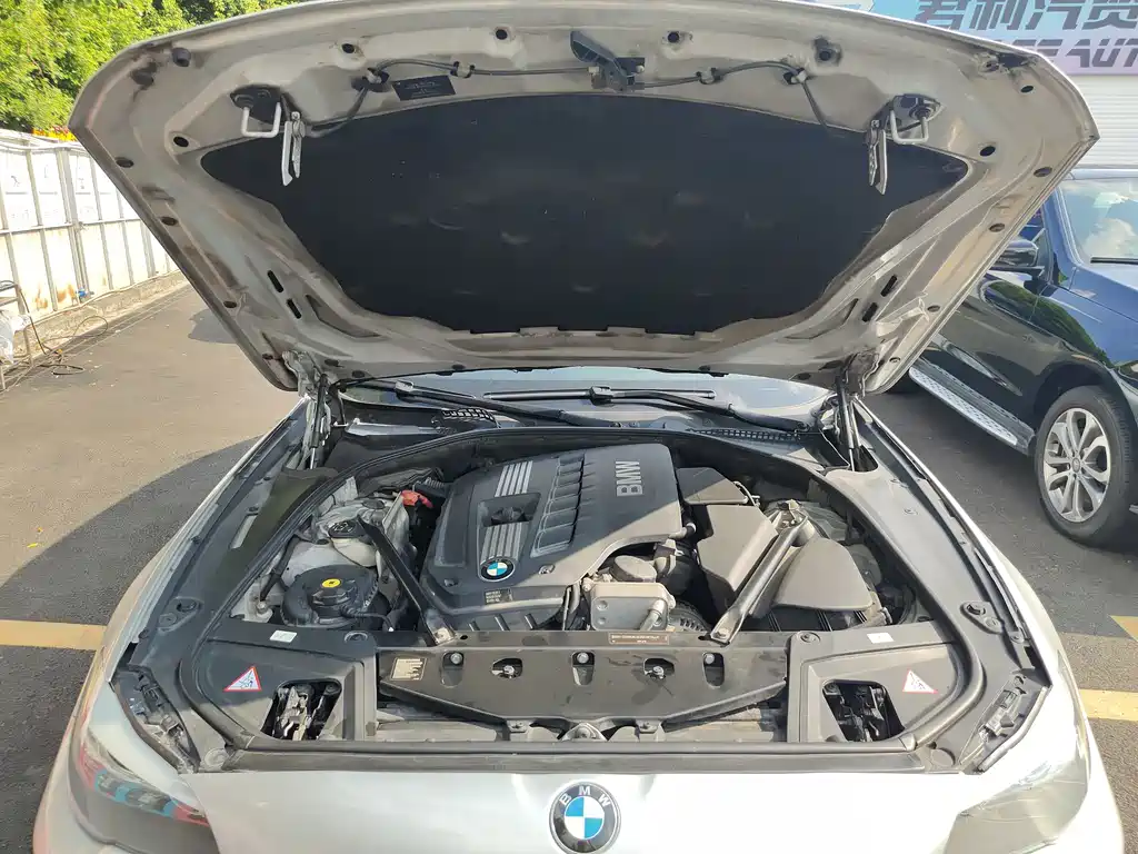 BMW 5 Series — миниатюра 20