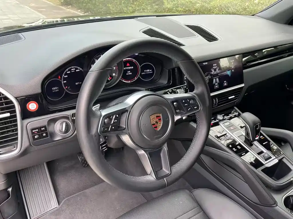 Porsche Cayenne — миниатюра 5