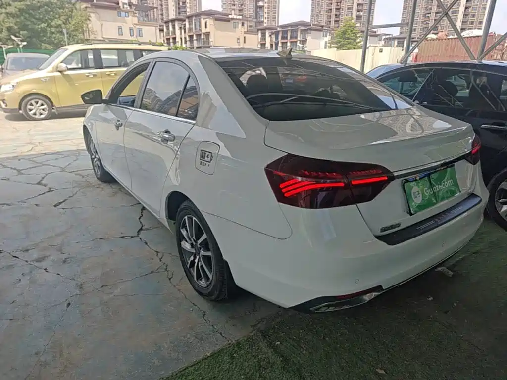 Geely Emgrand — миниатюра 5