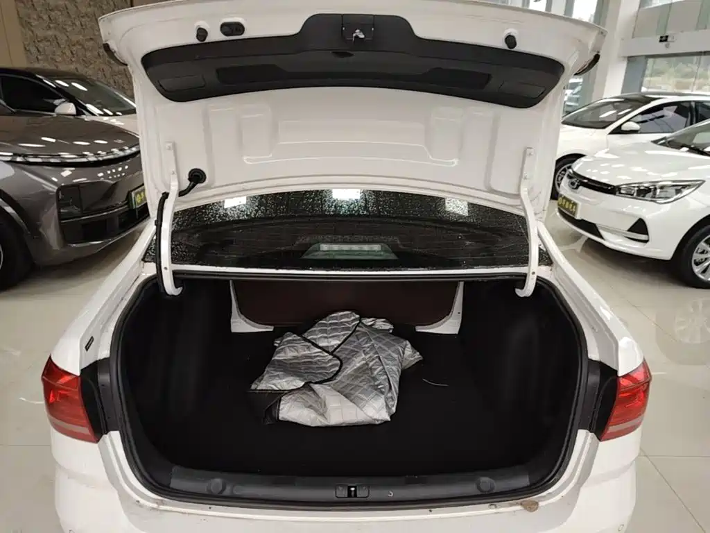 Volkswagen Lavida — миниатюра 15