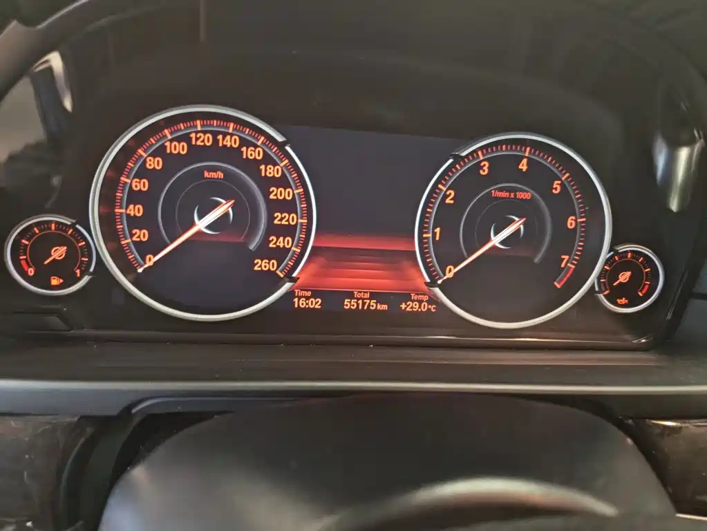 BMW 5 Series — миниатюра 14