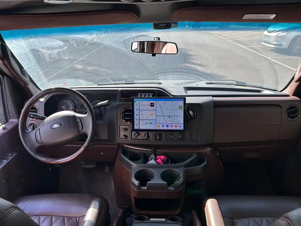 Ford E350 — миниатюра 13