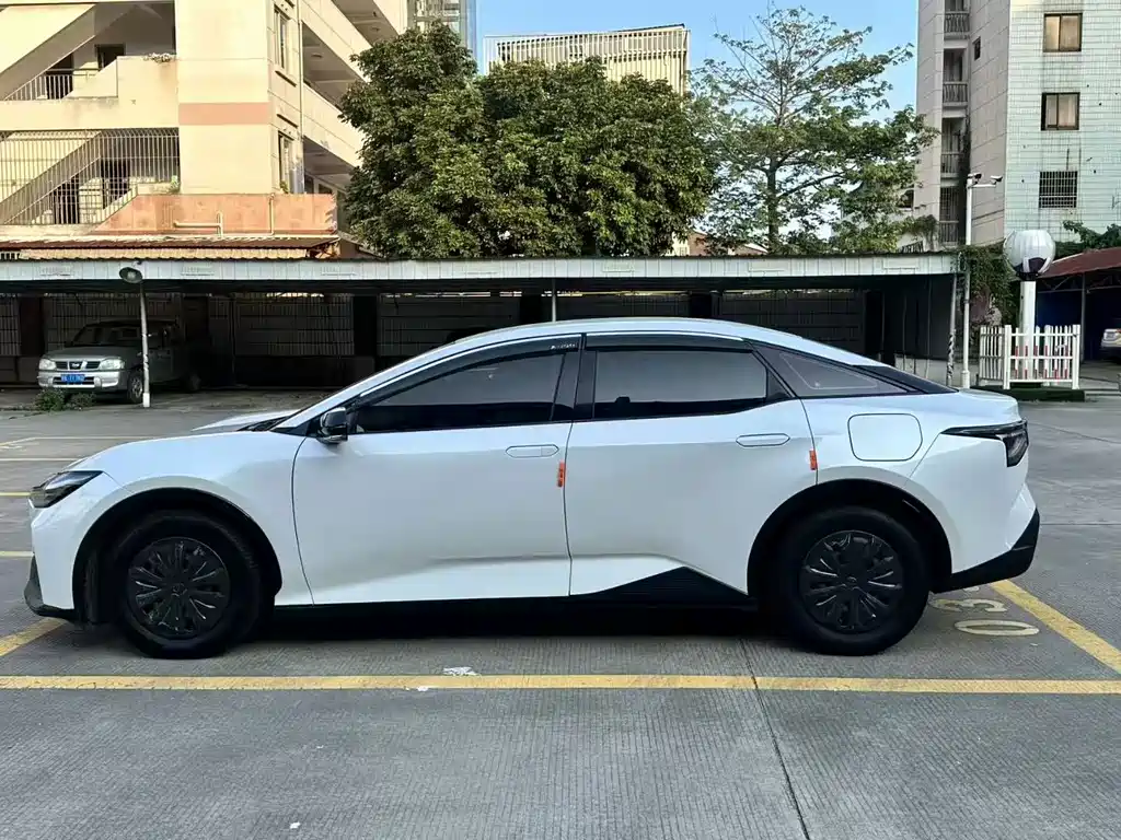 Toyota bZ3 — миниатюра 4