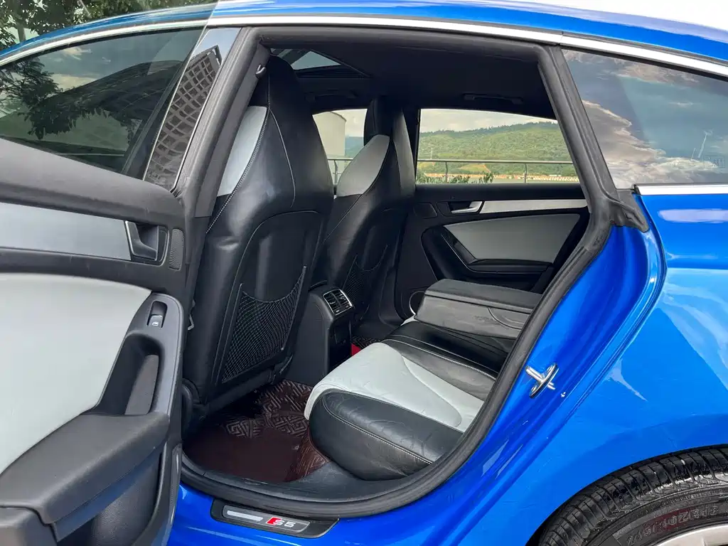 Audi S5 — миниатюра 5