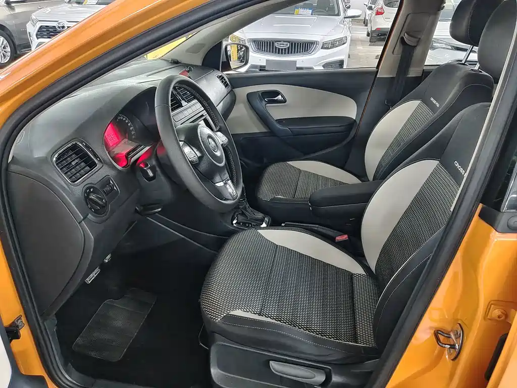 Volkswagen Polo — миниатюра 7
