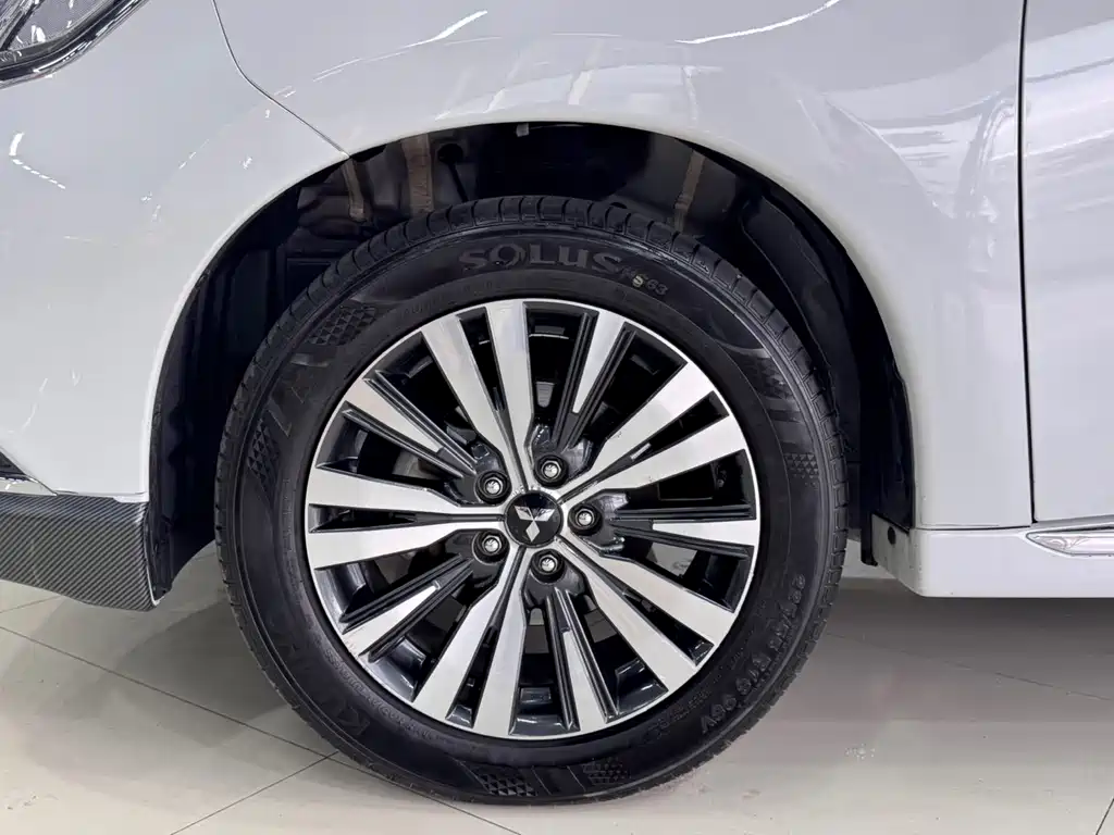 Mitsubishi Outlander — миниатюра 16