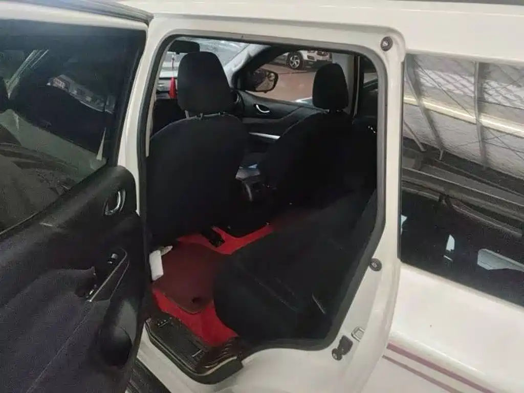 Nissan Terra — миниатюра 4
