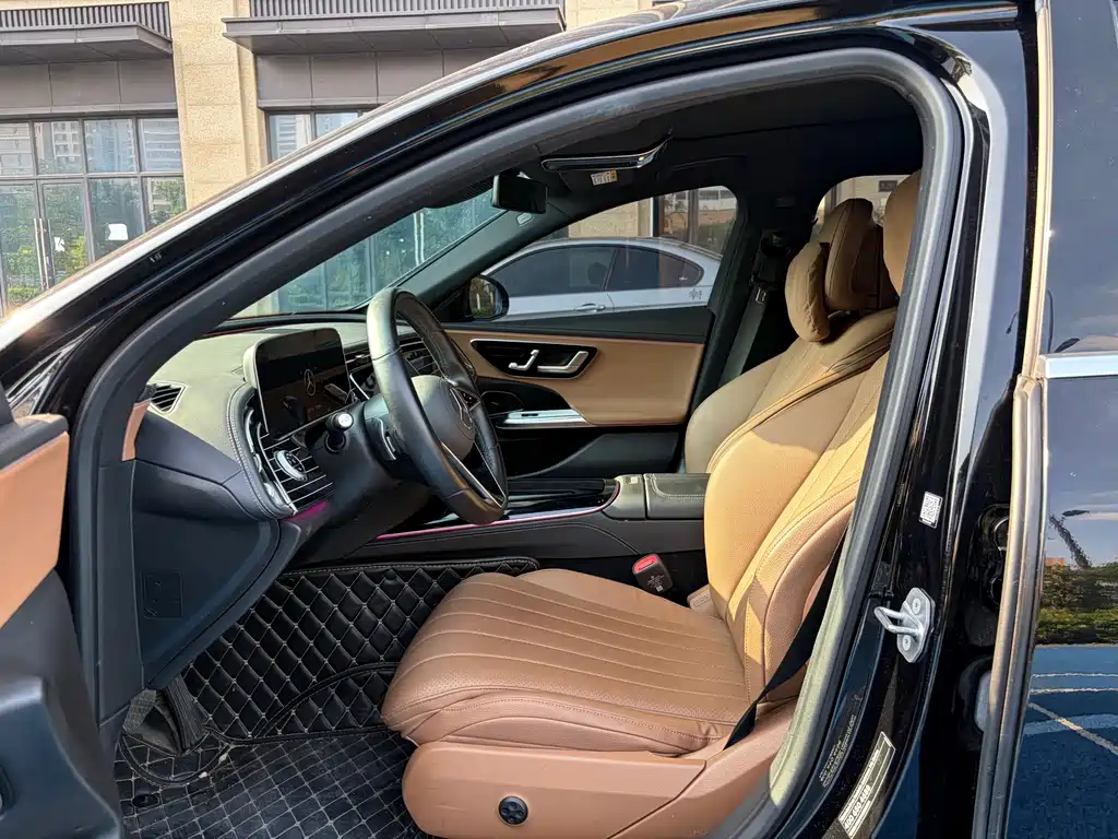 Mercedes-Benz E-Class — миниатюра 10