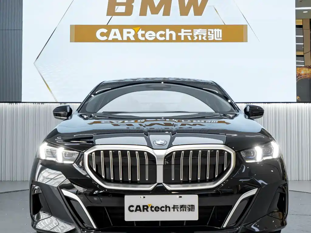 BMW 5 Series — миниатюра 2