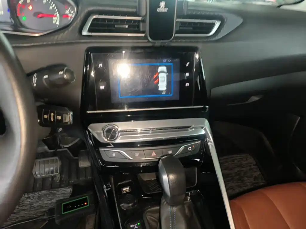 Peugeot 308 — миниатюра 13