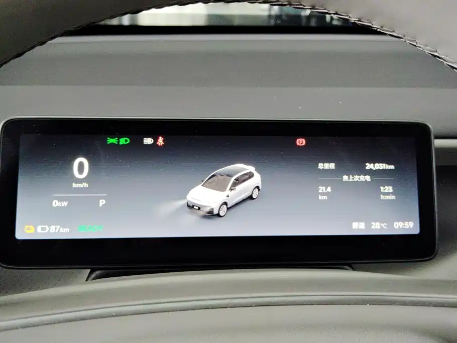 Leapmotor Leapmotor B10 — миниатюра 13