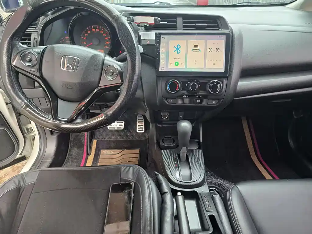 Honda Fit — миниатюра 8