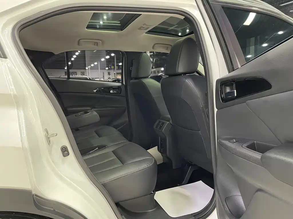 Mitsubishi Eclipse Cross — миниатюра 18