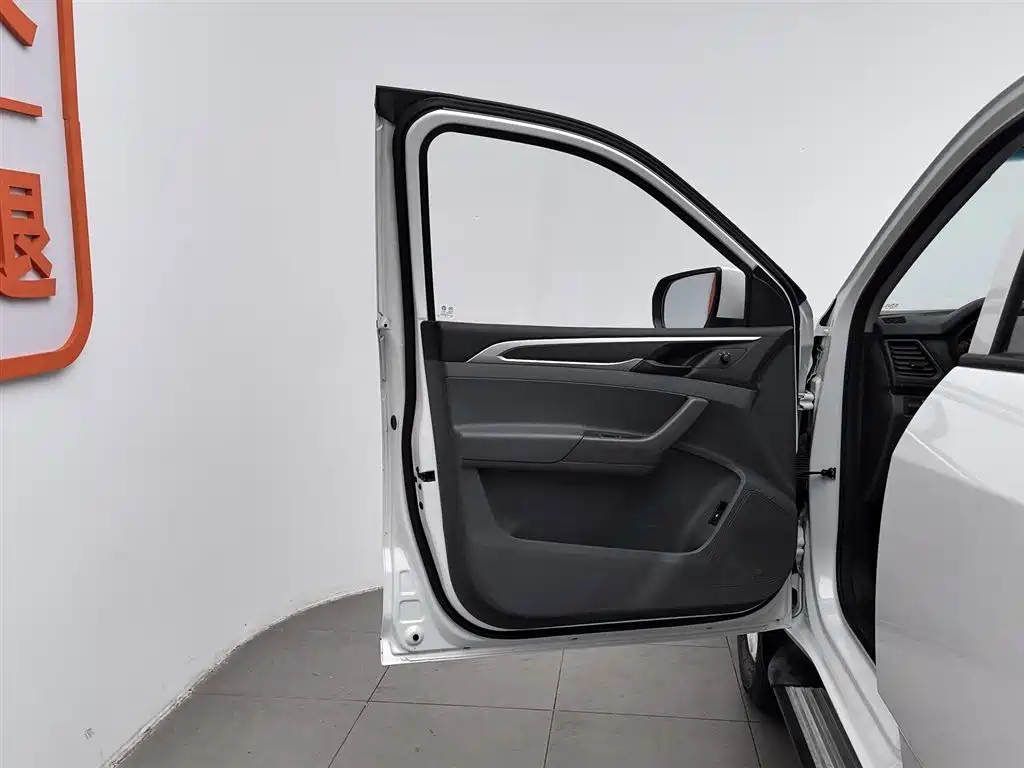 Maxus T60 — миниатюра 8