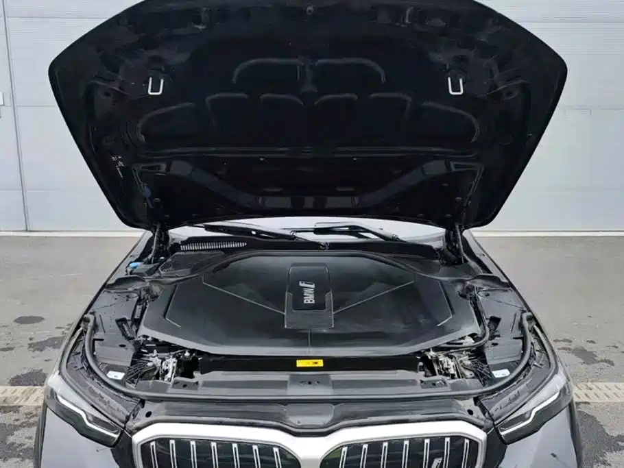 BMW i5 — миниатюра 13