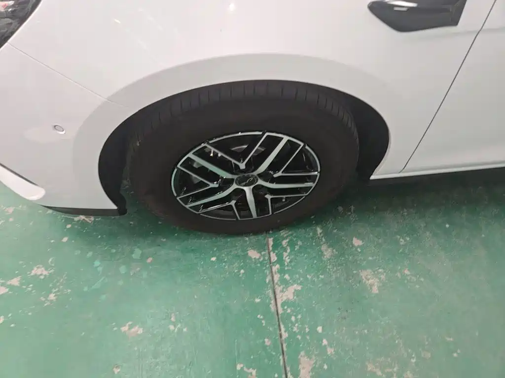 BYD Seal 05 DM-i — миниатюра 23